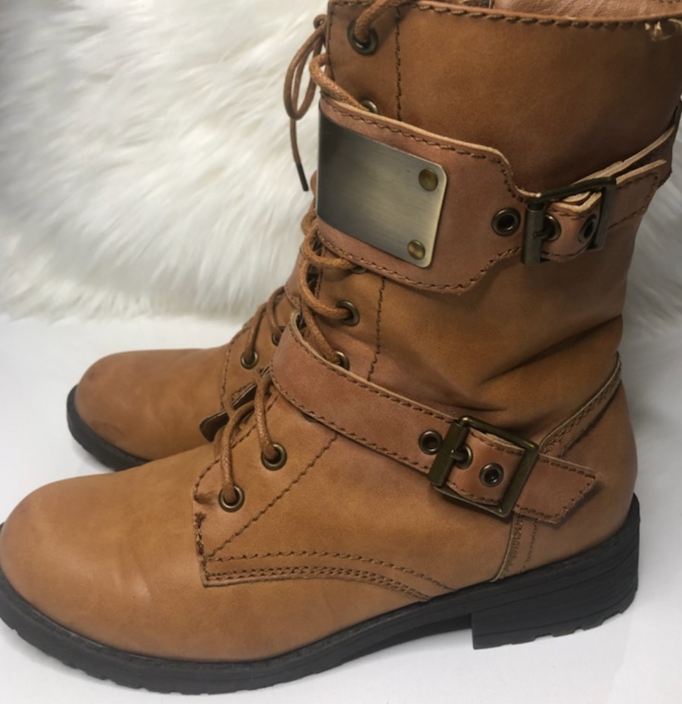 👢Winter Boots | Women •Size 9 Stylish Militant Combat Boots  With Metal Buckles